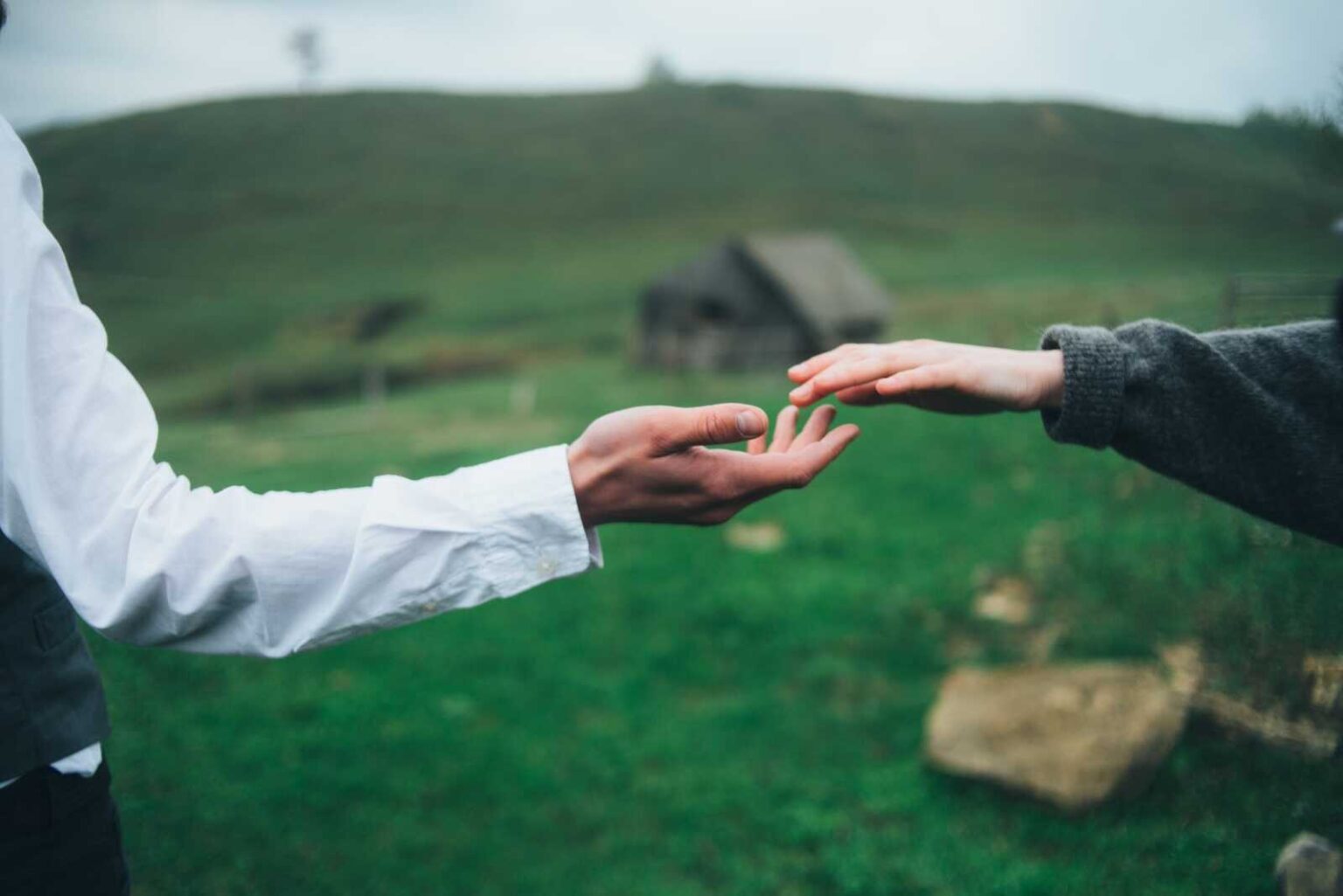 Friends helping each other. Try reach. Бизнес амбиции. Try reach. Юмор сахарный диабет.