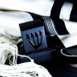 רביבים 1182 - סוד ההידור: הדרך לרכישה נכונה של תפילין ומזוזות