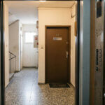 רביבים 1190 - מצוות מזוזה במעלית