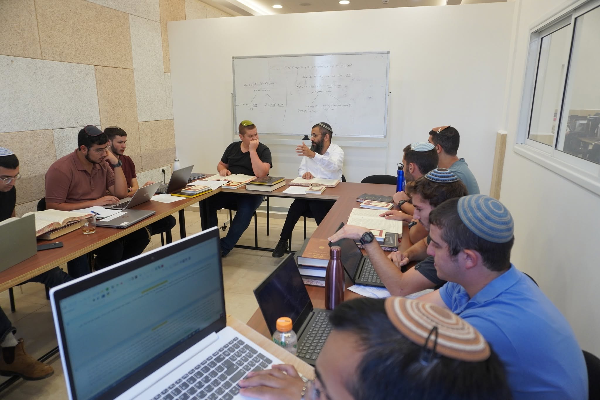 yeshiva-classroom.jpg
