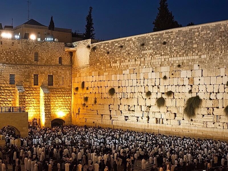 LA COUTUME DES SELI‘HOT